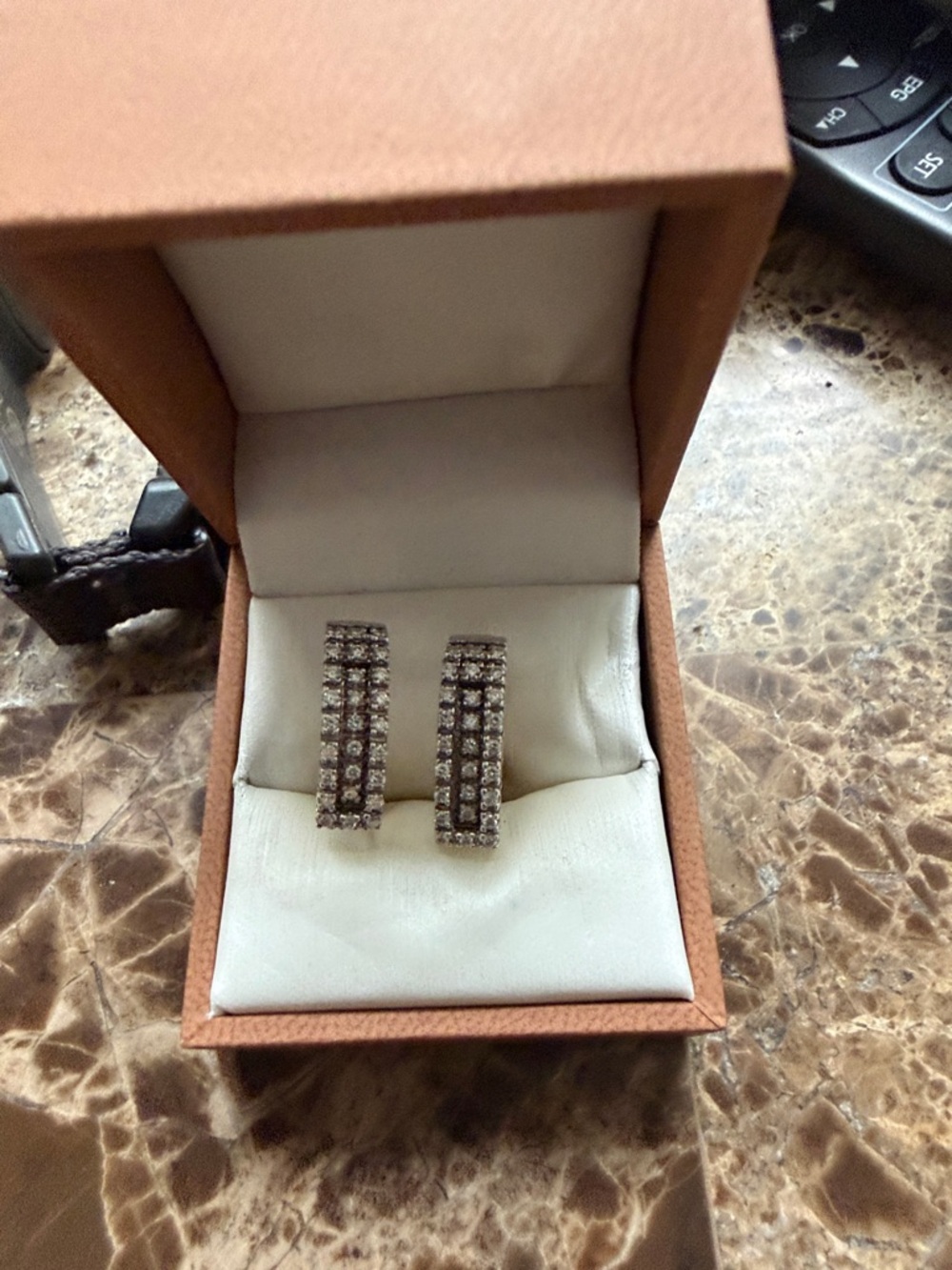 Real white gold-platinum diamond earrings